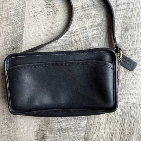 Vintage Coach Swingpack 9974 Milti-Zip Compartment Black Leather Crossbody Bag - Picture 3 of 7